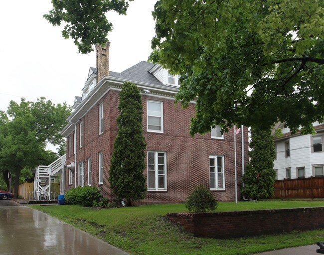 1112 6th St SE in Minneapolis, MN - Building Photo - Building Photo
