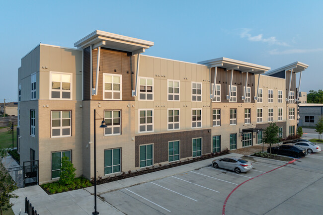 Sunrise Lofts in Houston, TX - Foto de edificio - Building Photo