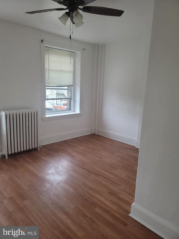 213 E Tabor Rd in Philadelphia, PA - Building Photo - Building Photo