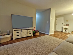 58 Branch Tpke, Unit 52 in Concord, NH - Foto de edificio - Building Photo