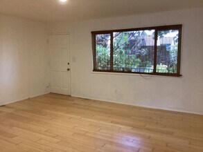 127 SE 30th Pl in Portland, OR - Building Photo - Building Photo