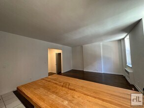 2 Bedroom unit in Turtle Bay in New York, NY - Building Photo - Building Photo