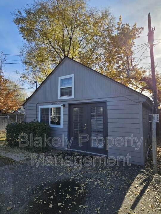 3009 W Overland Rd in Boise, ID - Building Photo
