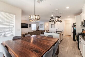 1082 Langston Ranch Ave in Henderson, NV - Building Photo - Building Photo