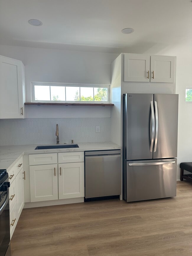 20127 Citronia St in Los Angeles, CA - Building Photo - Building Photo