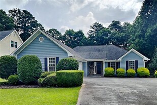 405 Etowah Valley Way in Woodstock, GA - Building Photo