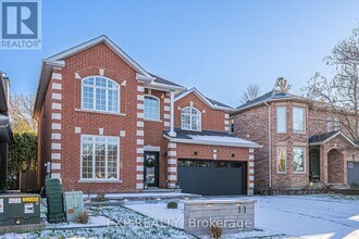 11 Wellsmere Ct in Ottawa, ON - Building Photo - Building Photo