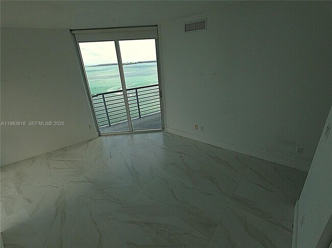 335 S Biscayne Blvd, Unit 1712 in Miami, FL - Foto de edificio - Building Photo