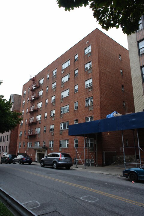 Parkcrest West in Yonkers, NY - Foto de edificio