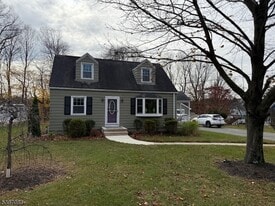 8 Charles St in Randolph, NJ - Building Photo