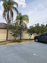 1074 Universal Rest Pl in Kissimmee, FL - Building Photo