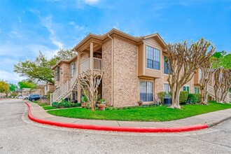 1311 Antoine Dr, Unit 238 in Houston, TX - Building Photo - Building Photo