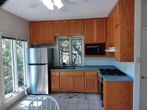 525 Northwood Hills Dr in Fredericksburg, TX - Building Photo - Building Photo