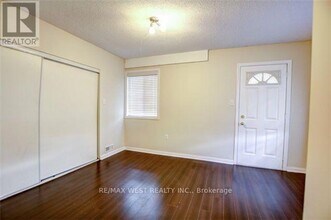 4950 Rathkeale Rd in Mississauga, ON - Building Photo - Building Photo