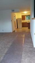 1 Williamsburg Ct, Unit D in Pekin, IL - Building Photo - Building Photo