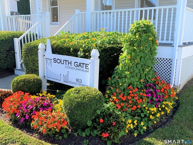 163 South St in Danbury, CT - Building Photo - Building Photo