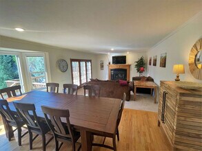 2009 Sweetbriar Ln in Sandy, UT - Building Photo - Building Photo