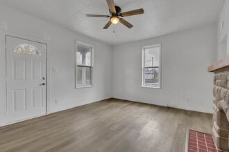 862 Grove Ave in New Brighton, PA - Building Photo - Building Photo
