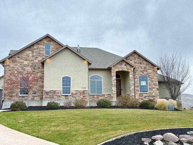14328 S Log Home Ln in Herriman, UT - Building Photo - Building Photo