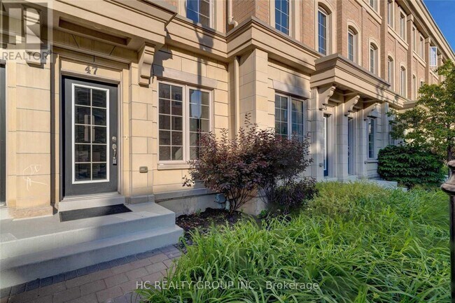 47 Hargrave Ln in Toronto, ON - Building Photo - Building Photo