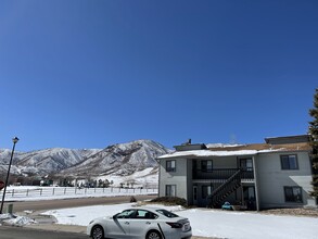 2210 Split Rock Dr in Colorado Springs, CO - Foto de edificio - Building Photo
