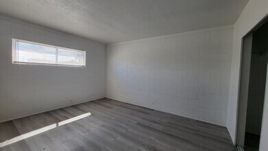 2937 Stewart Ave in Las Vegas, NV - Building Photo - Building Photo