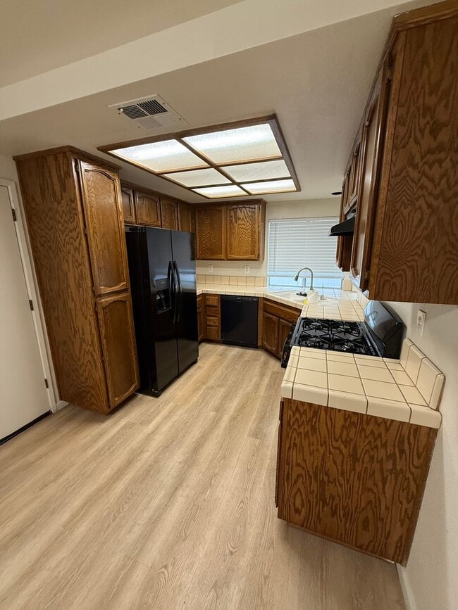 9256 Colonsay Way in Sacramento, CA - Building Photo - Building Photo