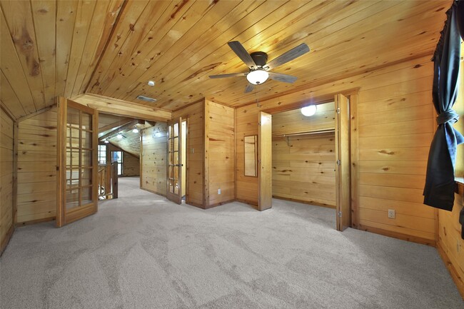 property at 76 Hunters Creek Dr