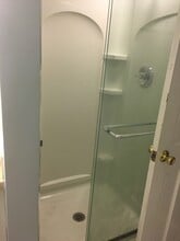 11 Monroe Ave, Unit 2 in Bristol, RI - Building Photo - Building Photo