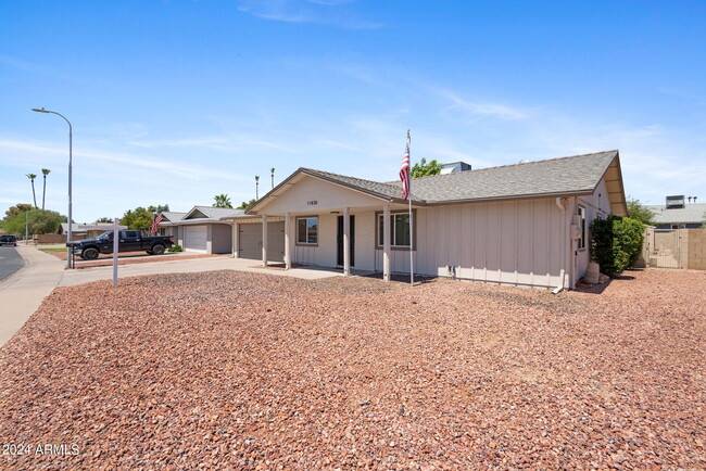 11830 S Eagleman Dr in Phoenix, AZ - Foto de edificio - Building Photo