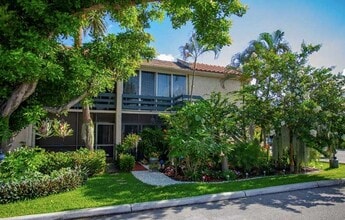 5234 NE 6th Ave, Unit B25 in Fort Lauderdale, FL - Building Photo - Building Photo