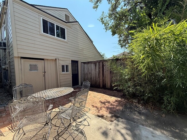 property at 2128 Sul Ross St