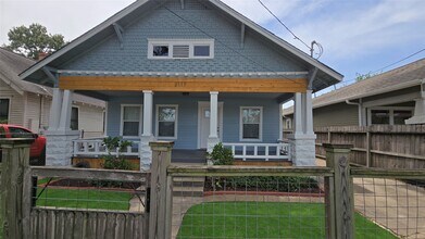 2117 Marion St in Houston, TX - Building Photo - Building Photo