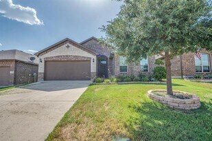 1225 Glen Ct in Weatherford, TX - Building Photo