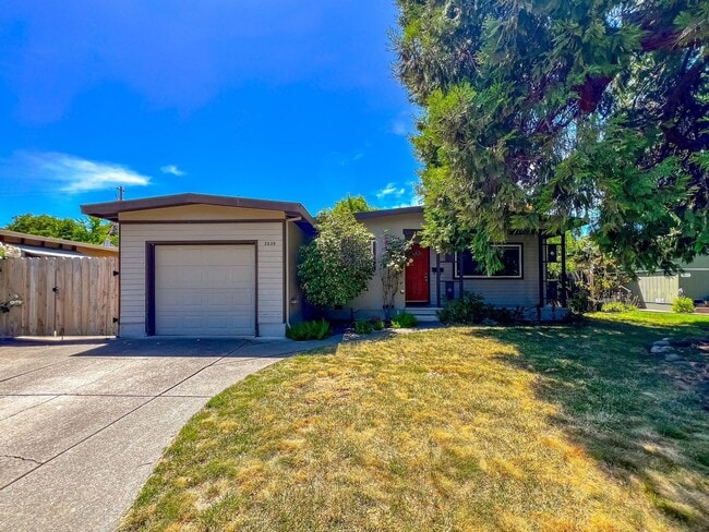 property at 3039 Linda Vista Ave