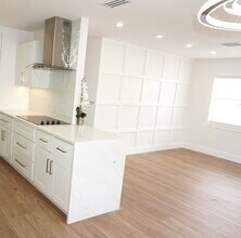 403 Pinegrove Ave in Jupiter, FL - Building Photo - Building Photo