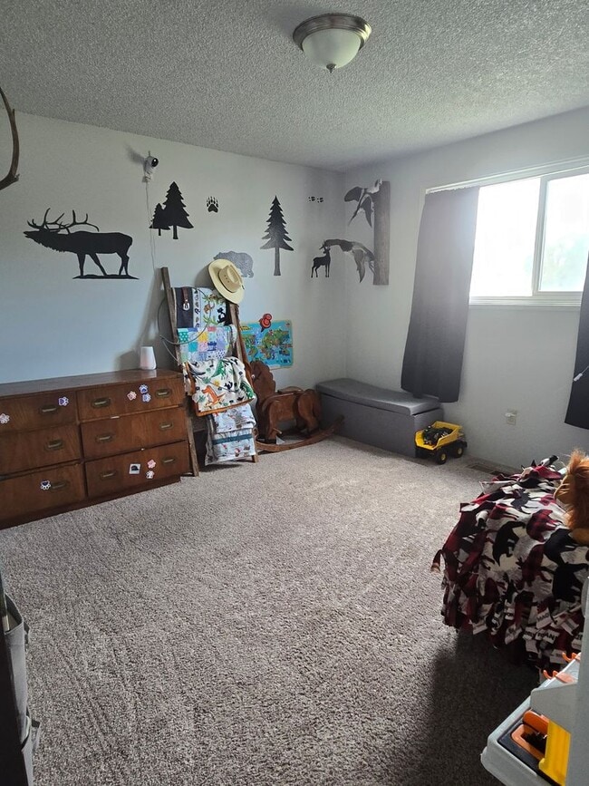 4626 Alpine Dr in Klamath Falls, OR - Building Photo - Building Photo