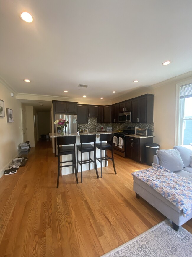 13 Sparhawk St, Unit 3