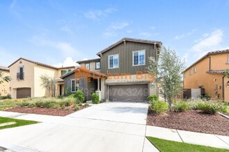 2256 Stelamar Wy in Corona, CA - Building Photo - Building Photo