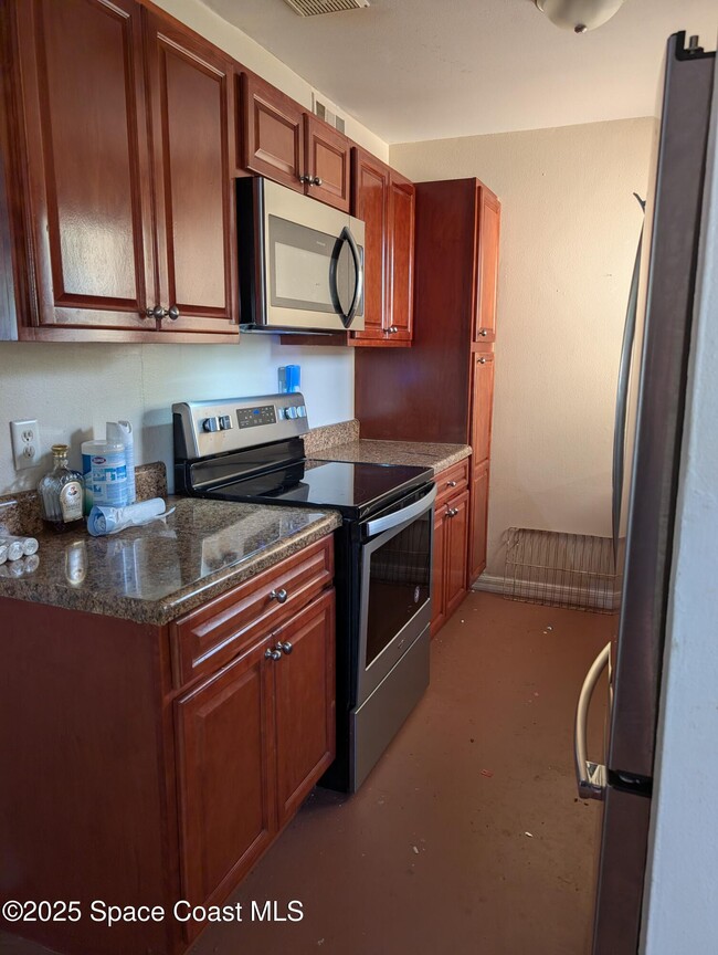 4100 Edwards St in Melbourne, FL - Building Photo - Building Photo
