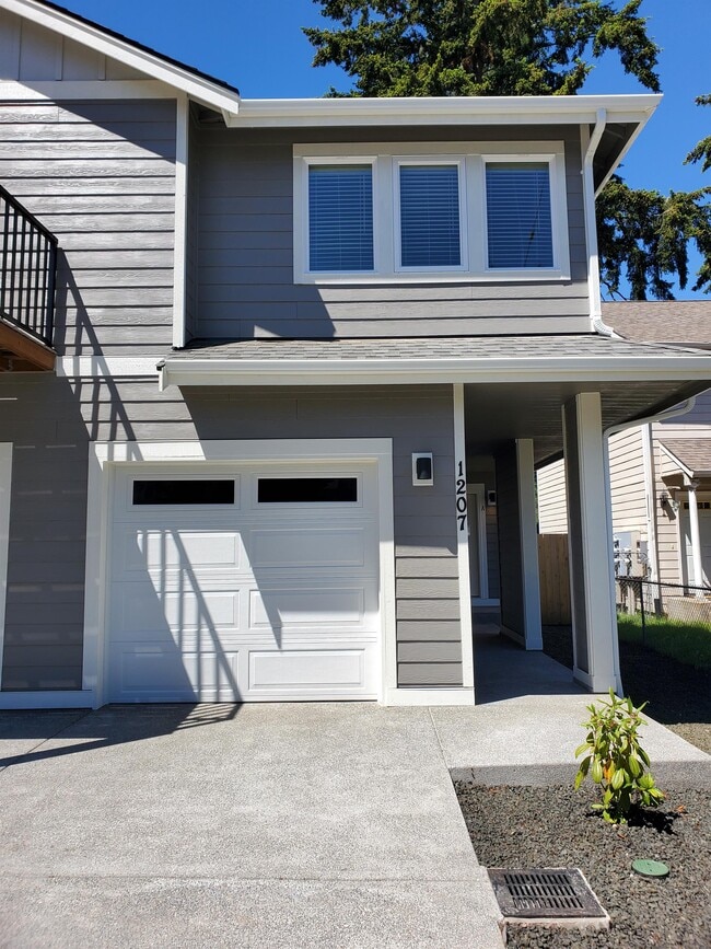 property at 1207 E St SE