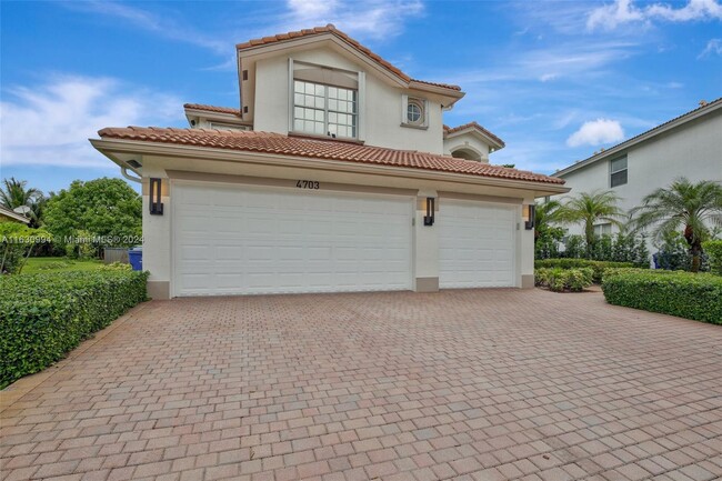 4703 SW 176th Terrace in Miramar, FL - Foto de edificio - Building Photo