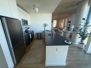 270 Johnston Ave, Unit 1403 in Jersey City, NJ - Foto de edificio - Building Photo