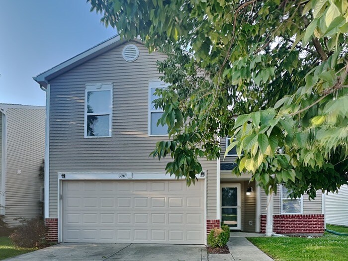 9207 Wandflower Dr in Indianapolis, IN - Building Photo