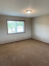 1972 Peach Dr NE in Sauk Rapids, MN - Building Photo - Building Photo