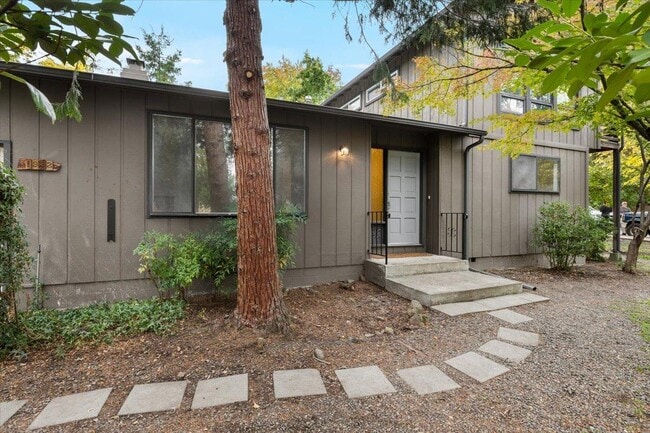 1932 Verda St in Ashland, OR - Building Photo - Building Photo
