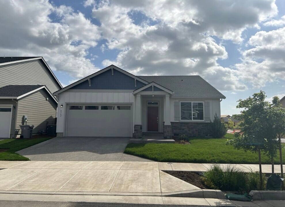 4362 Hackamore Ct SE in Albany, OR - Building Photo