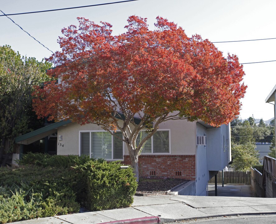 134 Village Ct in Walnut Creek, CA - Building Photo