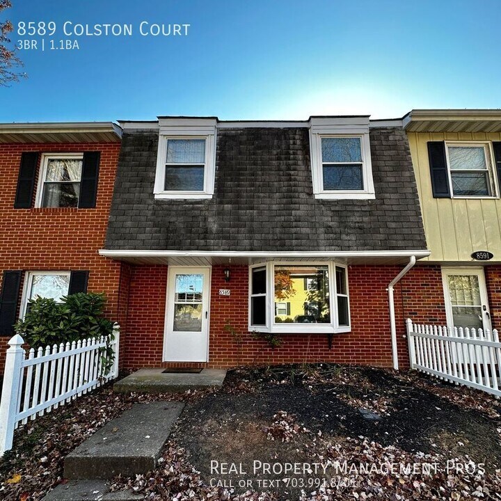 8589 Colston Ct in Marshall, VA - Building Photo