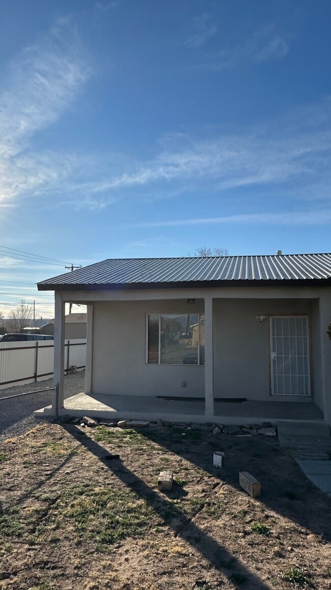 property at 703 N 5th St